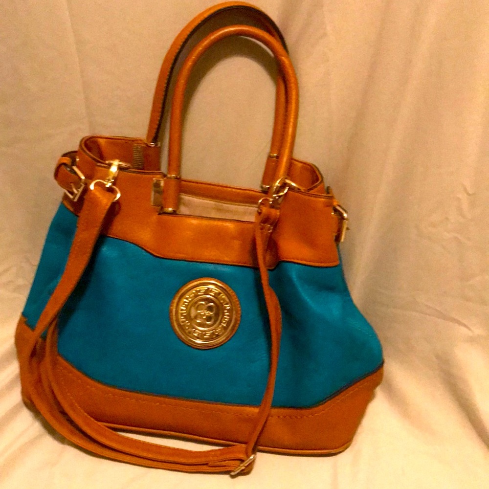 Ladies hand/shoulder bag